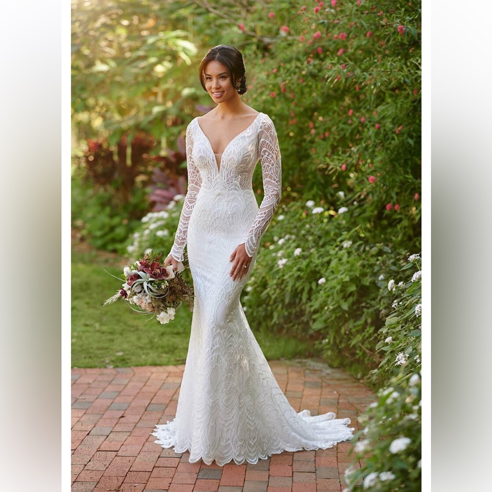 Ivory Lace Long Sleeve Wedding Dress